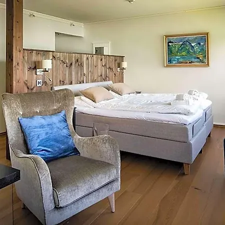 Dragsvik Fjordhotel (adults Only) 2*