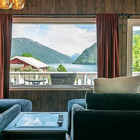 Dragsvik Fjordhotel (adults Only) 2*