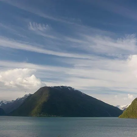 فندق Dragsvik Fjordhotel (adults Only) 2*