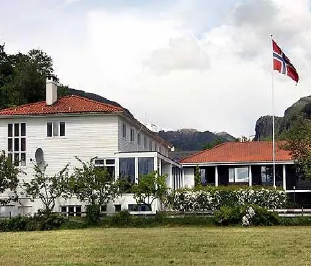 Dragsvik Fjordhotel (adults Only) 2*